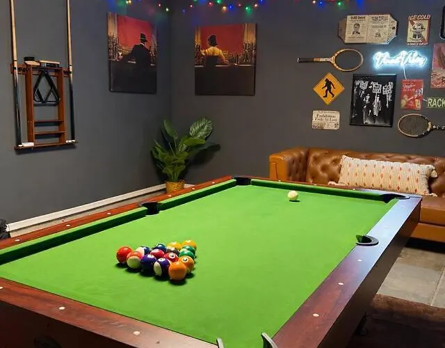 Vino & Vibes | 3br | Hot Tub + Views + Game *